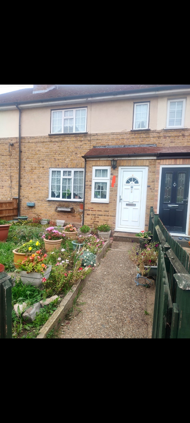 Bright and Well-Maintained 3-Bed Family Home Main Photo