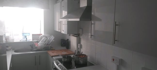 Double room inside family home Main Photo
