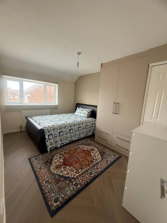 Double Room Available in Luton road Dunstable LU5  Main Photo