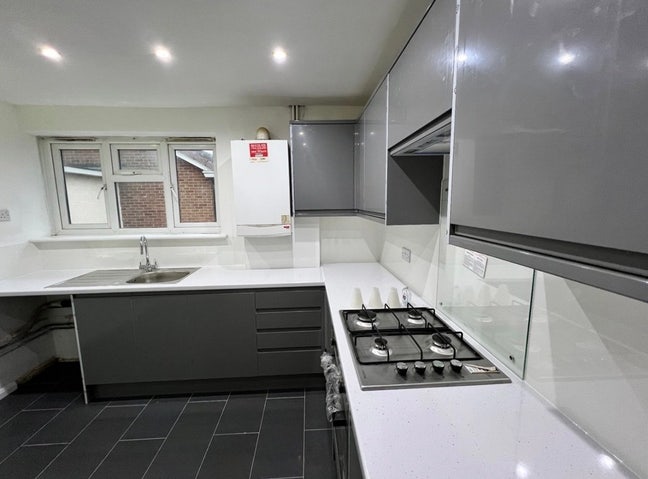 1 Bedroom Flat to Let Main Photo