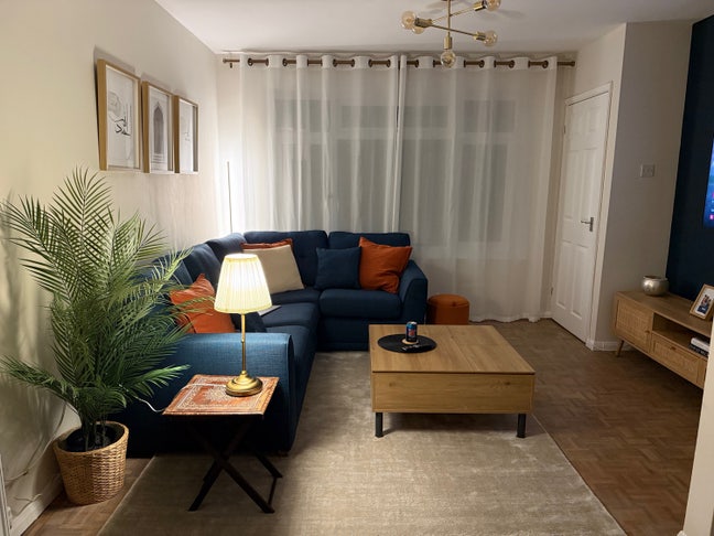 Double Room - 8 Min Walk from Furze Platt Station Main Photo