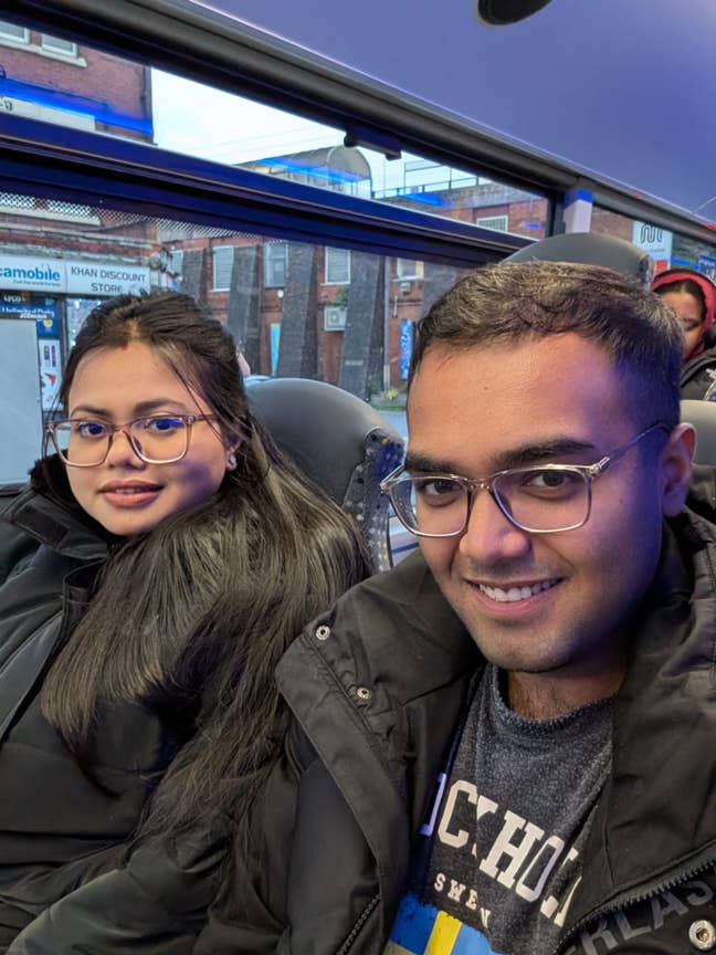 Looking for a decent couple room Main Photo