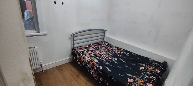 Single room for rent at E6  Main Photo