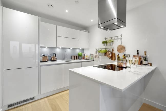 Spacious Room in SE16 7AS - £950 Shared Flat Main Photo