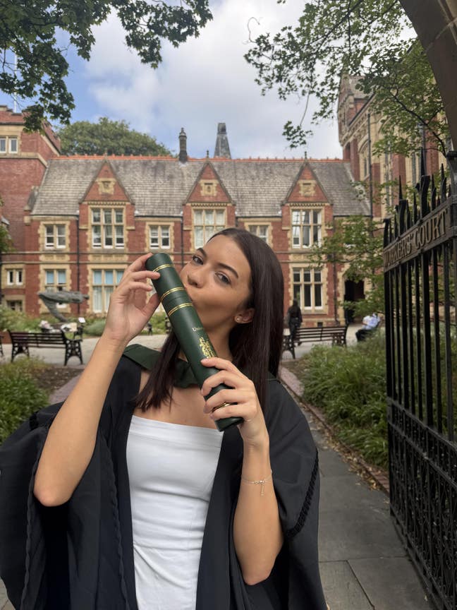 22 year old looking for flat share! Main Photo