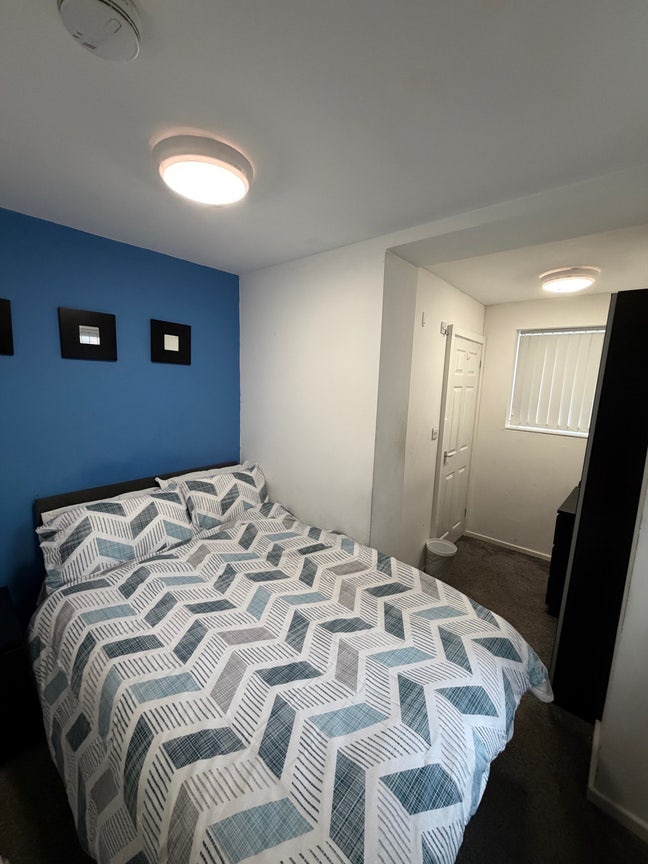 Barnsley st Double Ensuite Rooms available (Wigan) Main Photo