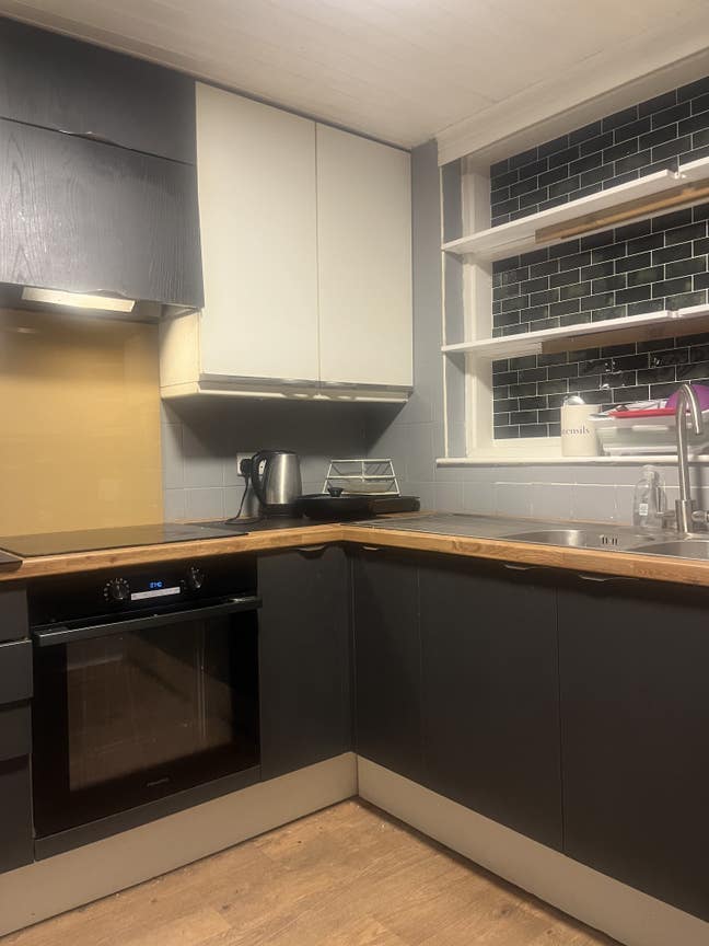 Double Bed Good Storage Student Room  Main Photo