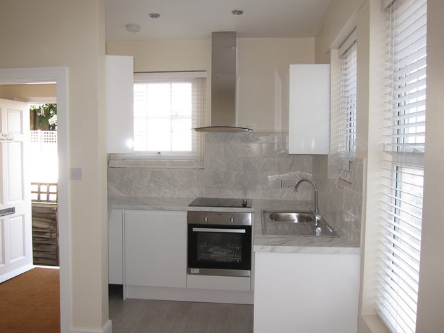 Luxurious 1 bedroom flat with Garden -Tooting SW17 Main Photo