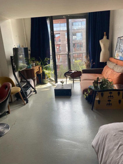 Large double room overlooking canal Hackney Wick  Main Photo
