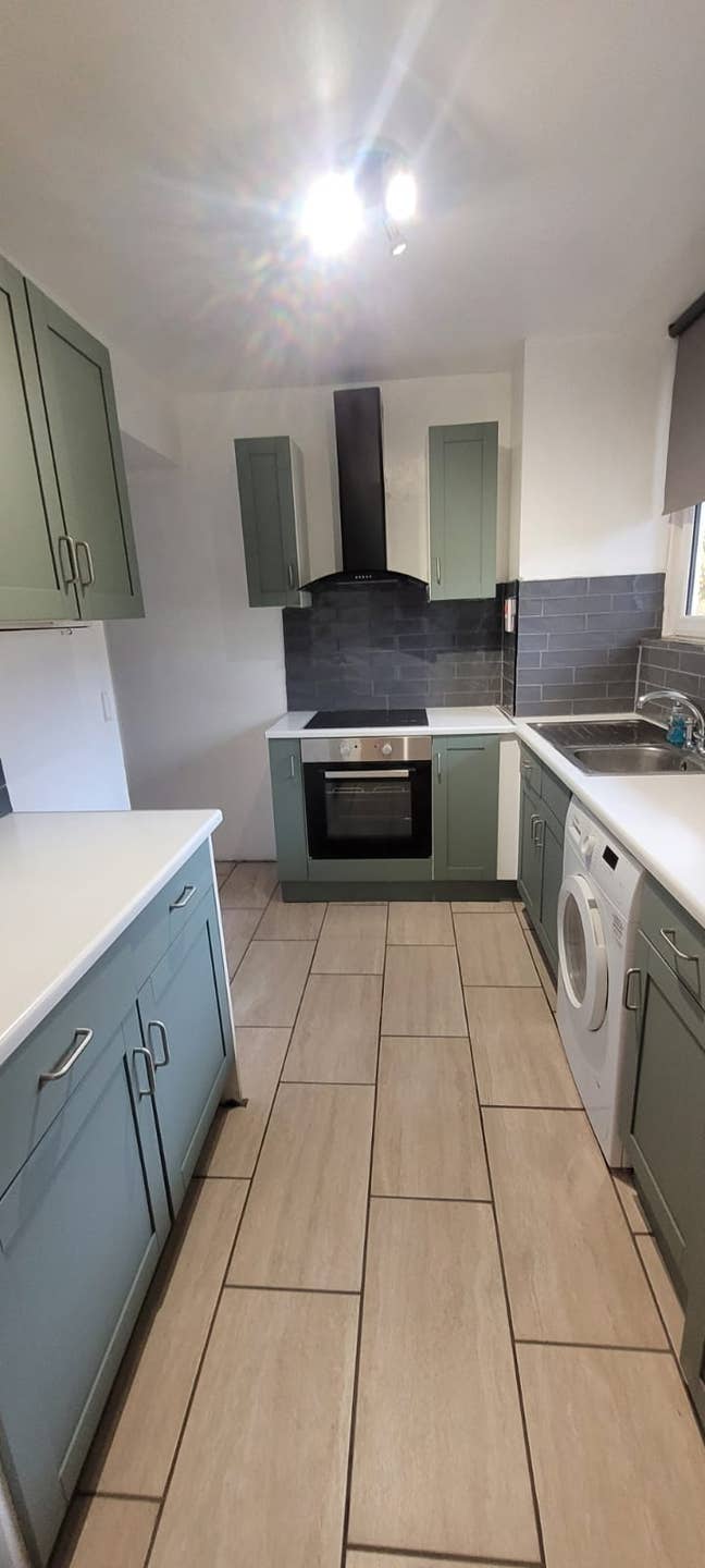 4 bedroom split level maisonette  Main Photo