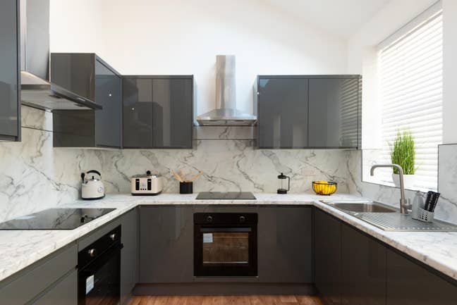  Premium Ensuite in Modern Professional House Main Photo