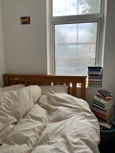 Bedroom in Barnsbury  Main Photo