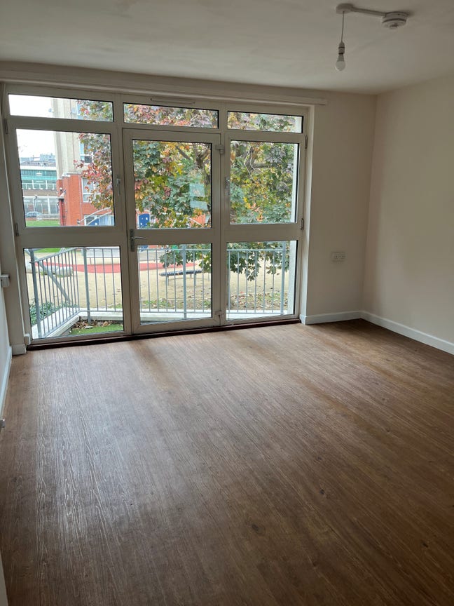 Guardianship: 1 Bed Flat Located In Canary Wharf  Main Photo