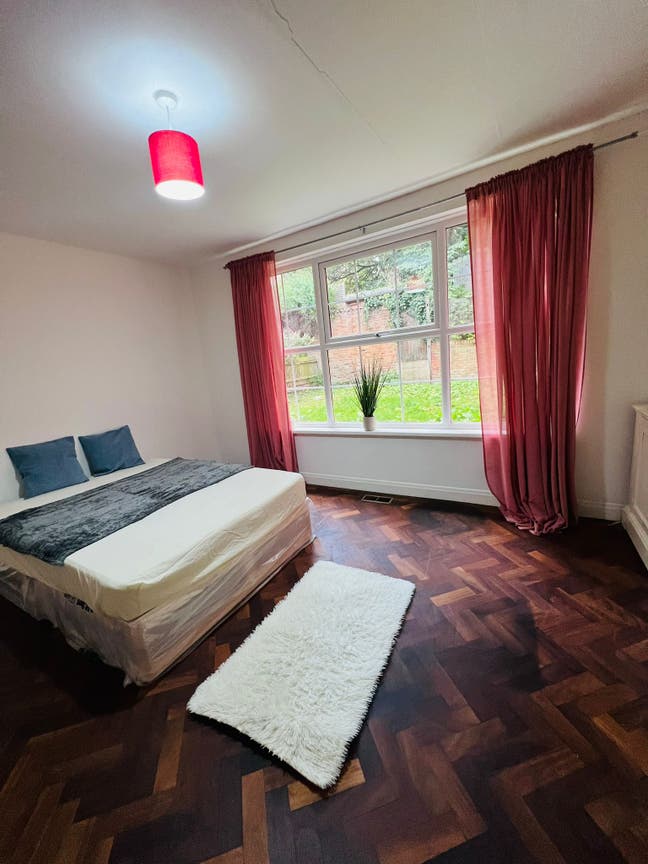 Big Room in Wimbledon🏌️Move In Nov 🏌️Book it NOW Main Photo