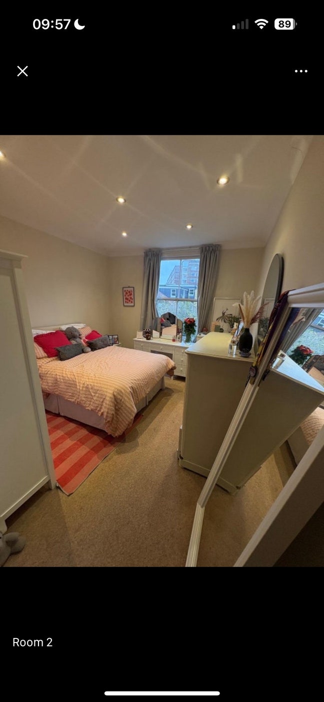 2 double bedrooms in 4 bed female house in Balham Main Photo