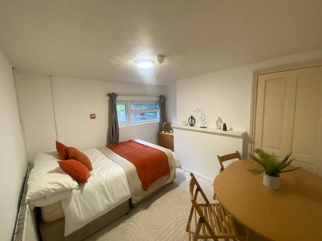 Double room for Working Professionals  Main Photo