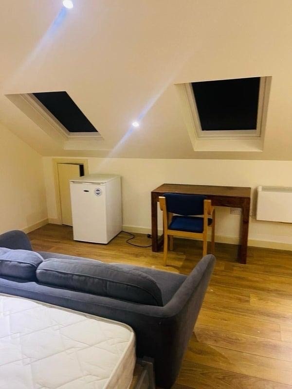 Furnished studio apartment (Last Month Free) Main Photo