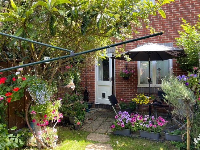 Double room in 2 bedroom house with private garden Main Photo