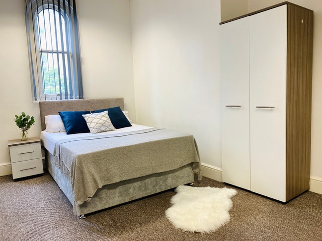 Double En-Suite Rooms with Kitchenette in DN1 Main Photo