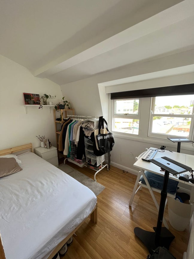 Room in shared flat on Broadway Market  Main Photo