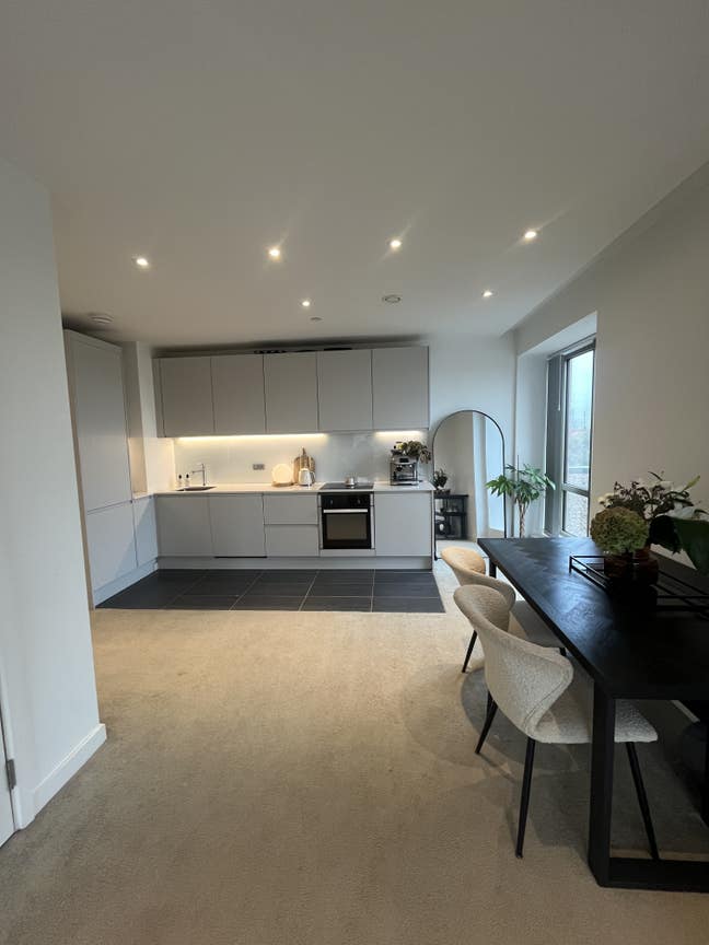 2 bedroom, 2 bathroom apartment in Local Crescent  Main Photo