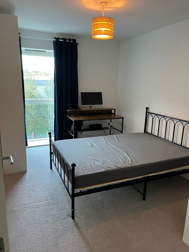 Fully Furnished Large Single Room Main Photo