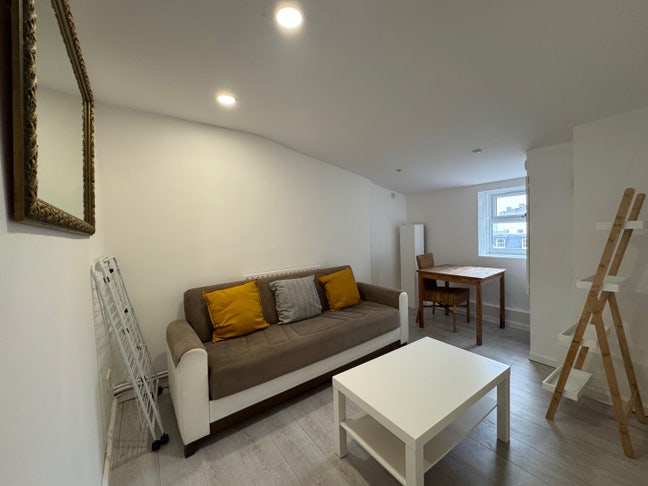 Modern and Welcome one double bedroom flat  Main Photo