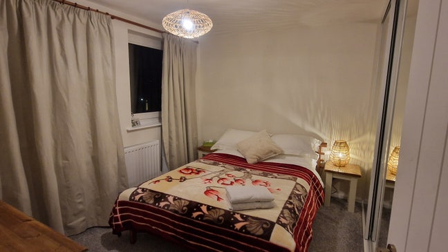 Double Room- private parking and bills included Main Photo
