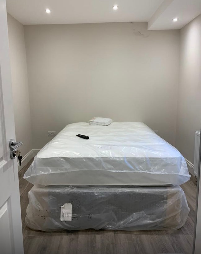 Double Room in Newly Refurbished HMO Own Bathroom Main Photo