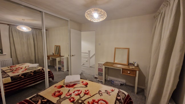 Double Room Available- Bills & Parking included Main Photo