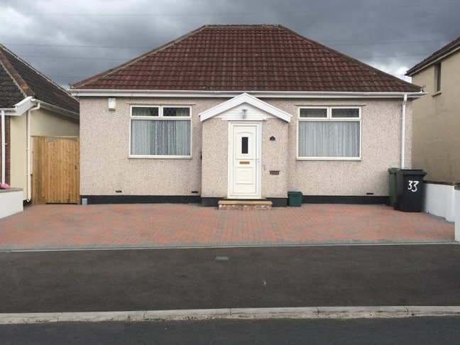 Room available in shared bungalow  Main Photo