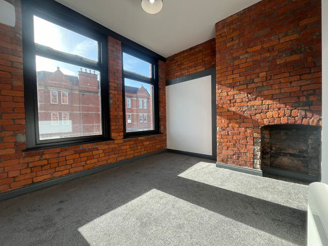 🏡 Spacious & Elegant Apartment, Leigh Town Centre Main Photo