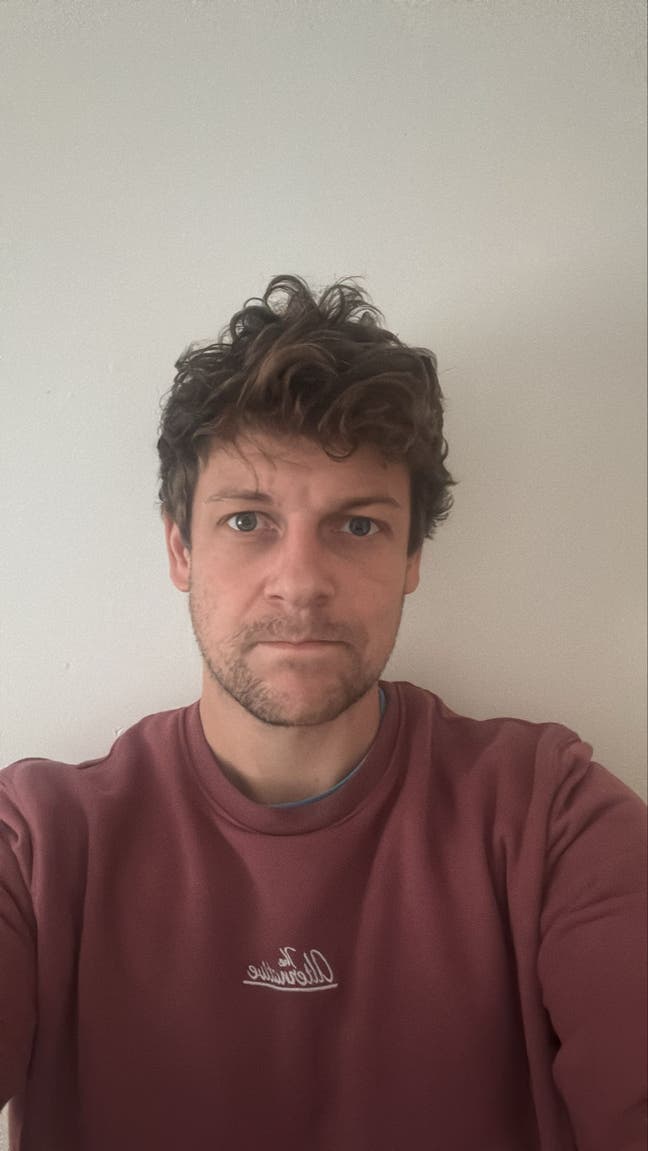 Professional Male seeks a double room Main Photo