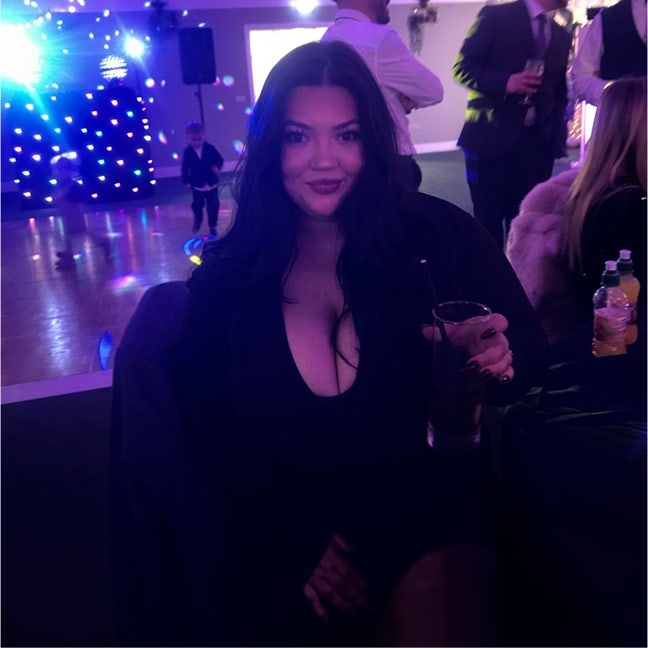 I am a female aged 21. I am looking for a dou... Main Photo