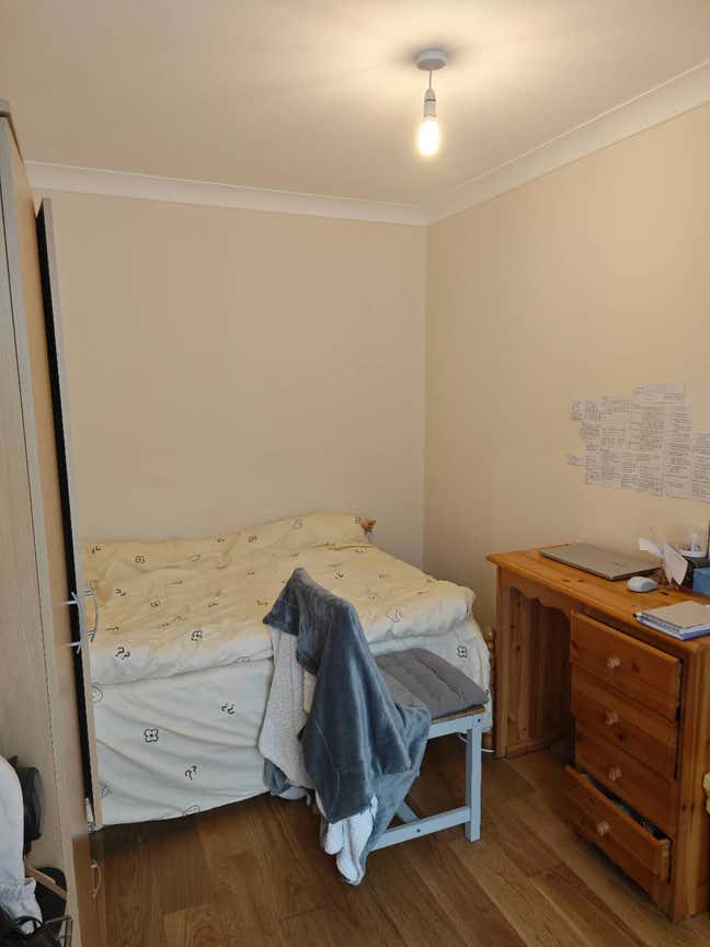 Canning Town Room to Let · From Nov 5 chinese only Main Photo