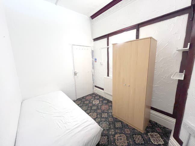 Single Room Ensuite - Blackpool North Train Main Photo