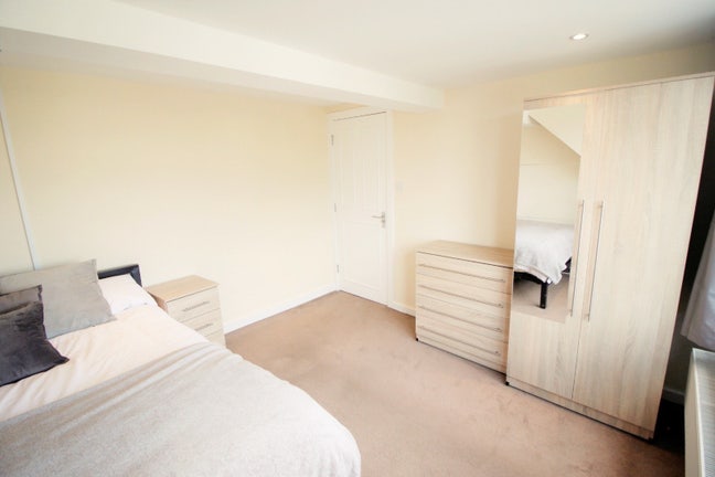 ⭐️Large Double room! Dishwasher, Dryer and Washer Main Photo