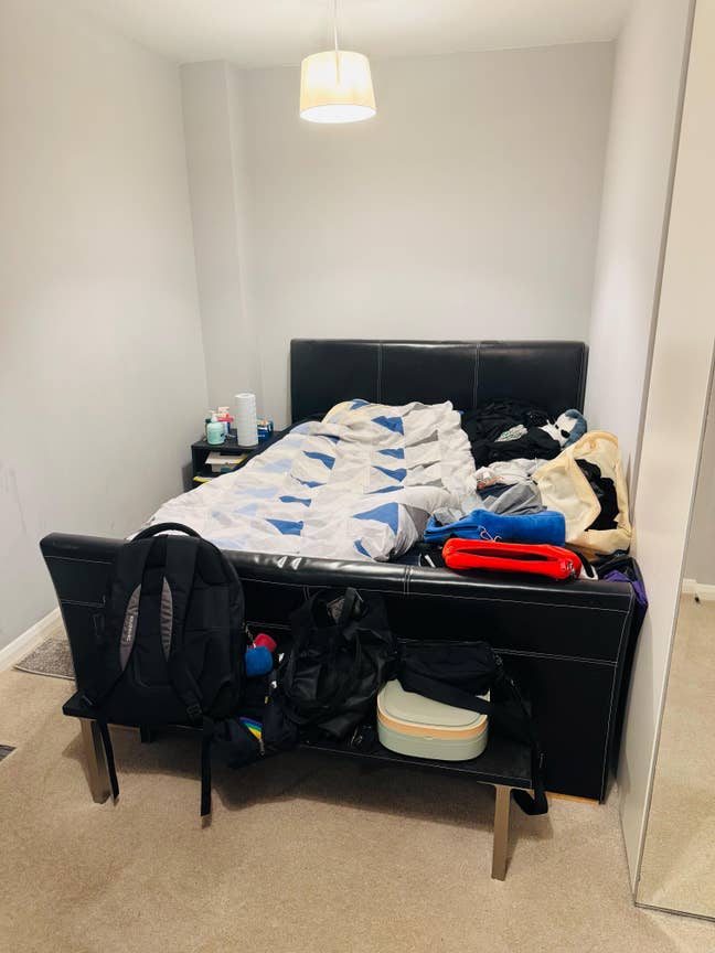Double bedroom in Vauxhall — female flatshare Main Photo