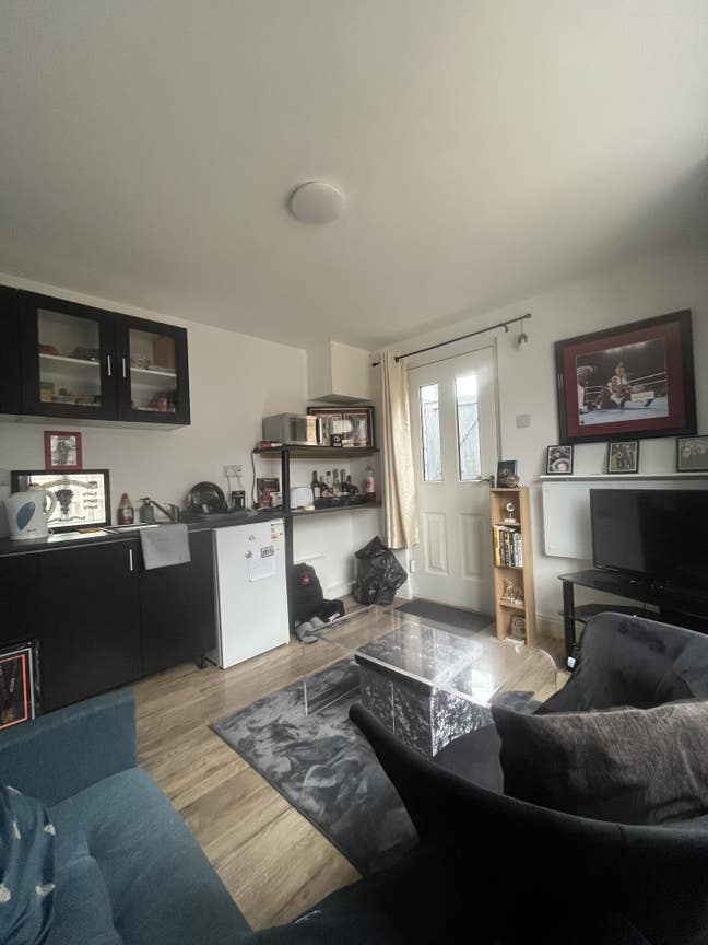 Self contained 1 bedroom Studio  Main Photo