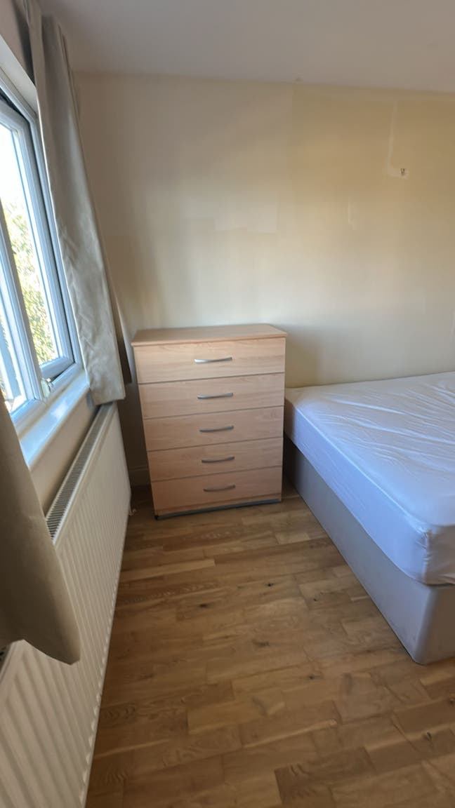 Room near Dollis hill, Willesden and Neasden. Main Photo