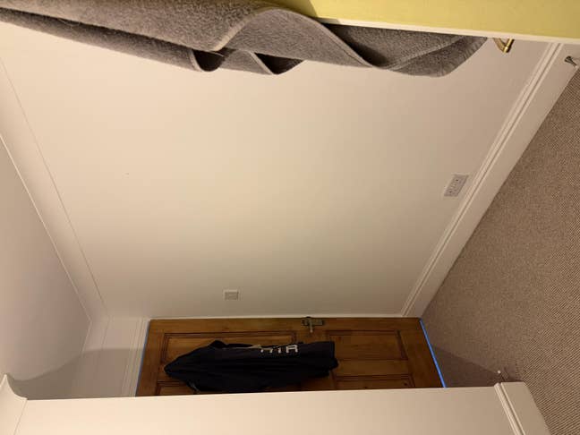 Room to rent in a nice house  Main Photo