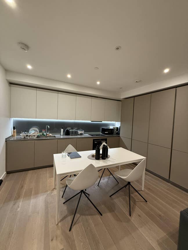 Fully Furnished Double Bedroom in East Village! Main Photo