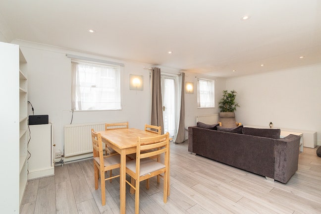 3 bedroom 2 bathroom maisonette in Paddington Main Photo