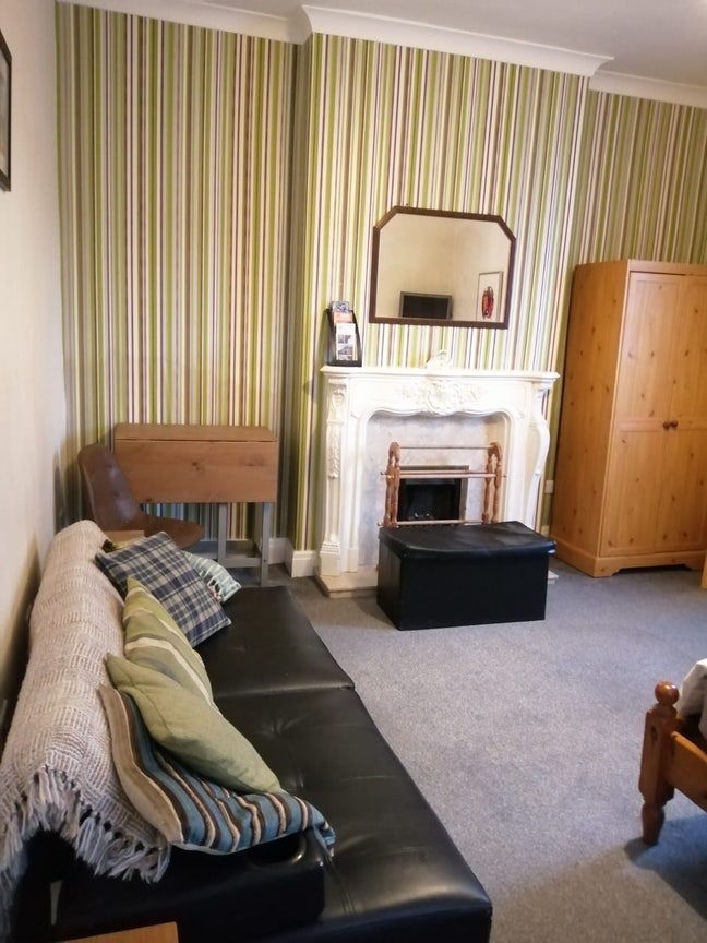2 lovely rooms in central Barrow house £120-£135 Main Photo