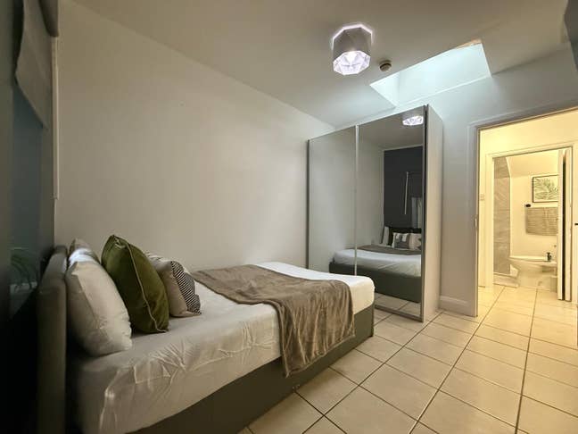Newly Refurbished Studio Flat- Available in Putney Main Photo