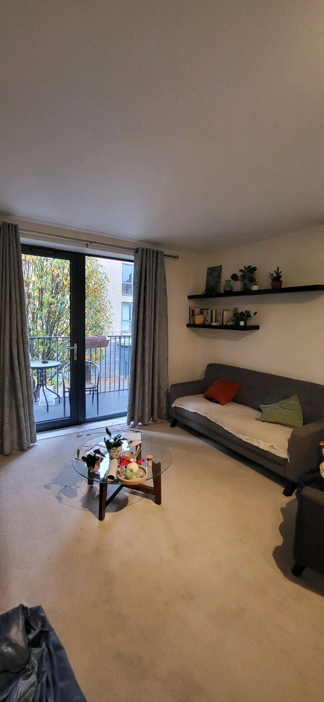 Room available 5 min walk from Colindale Station Main Photo