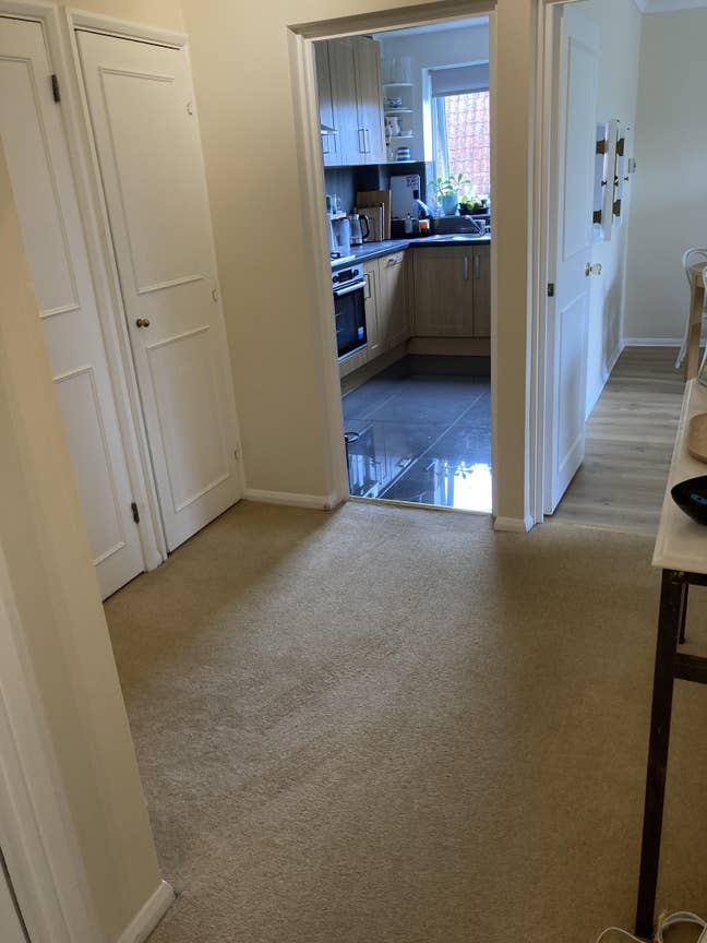 Desirable, double bedroom in spacious flat  Main Photo