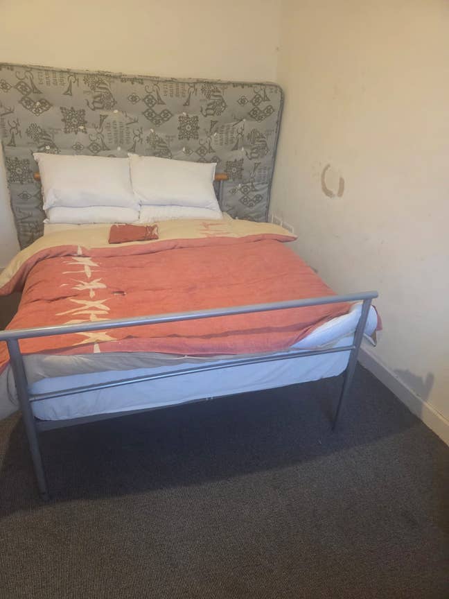 Room to rent to single working male,furnished  Main Photo