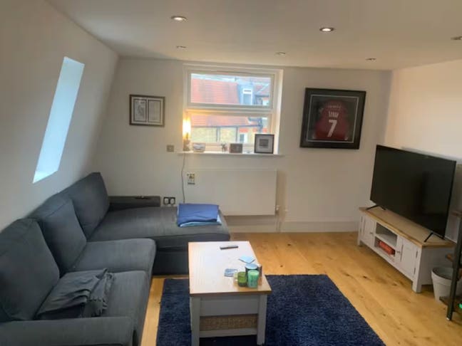 Entire Top Floor Flat in Balham Main Photo