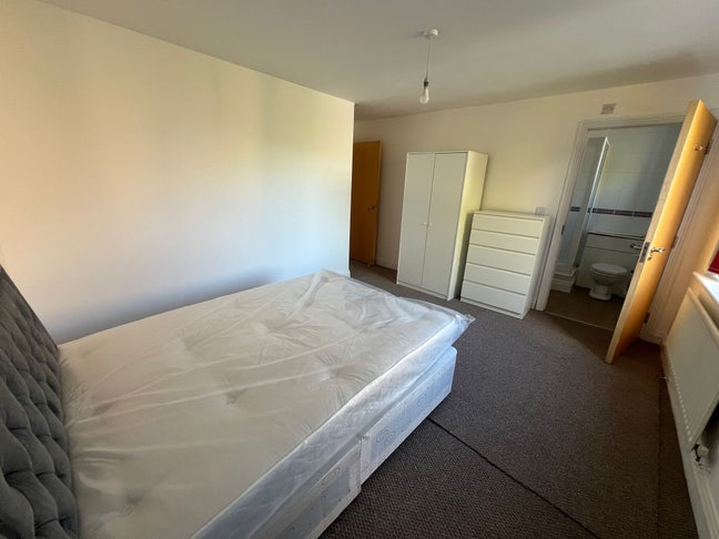 Bright double Ensuite Main Photo